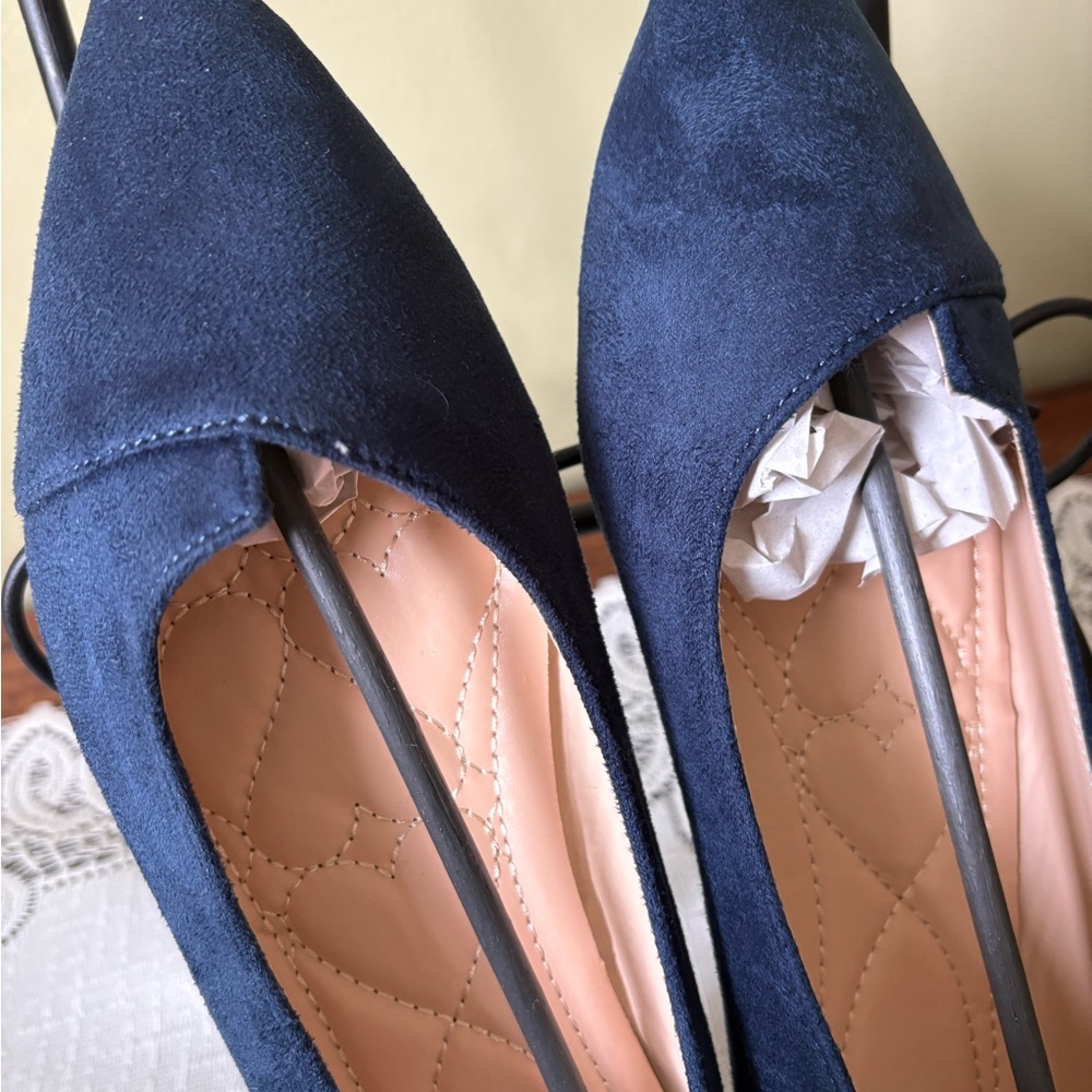 Women’s Pointed Toe Flats - Navy Suede - Picture 4 of 4